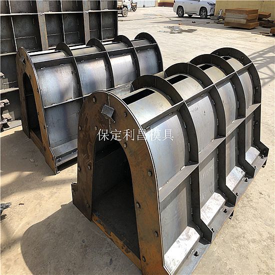 關于U型槽鋼模具的具體介紹