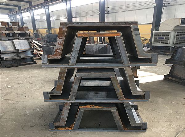 農(nóng)田灌溉渠模具_(dá)簡(jiǎn)介