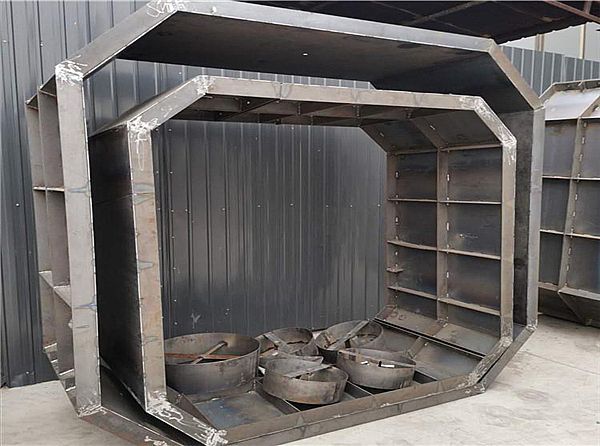 化糞池鋼模具的結(jié)構(gòu)與說明