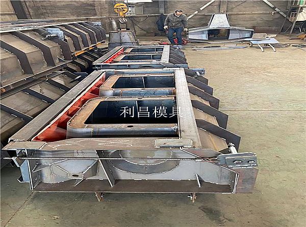 混凝土擋土護(hù)坡模具_(dá)簡介