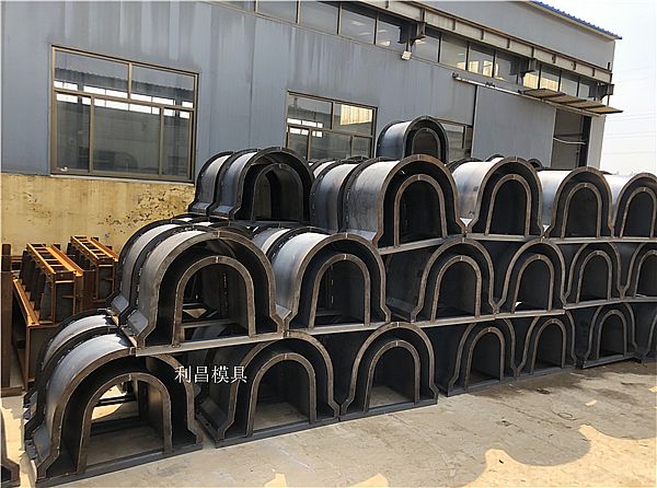 預(yù)制排水槽模具_(dá)簡介