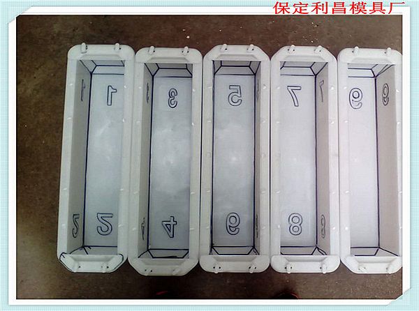 公路百米樁模具在公路中應用說明