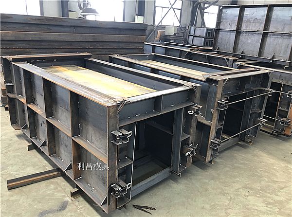 排水溝模具的工作原理及簡(jiǎn)介