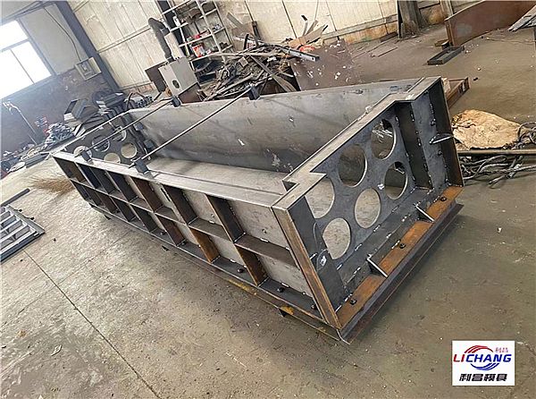 預制排管模具
