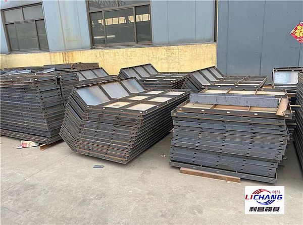 公路防撞護(hù)欄模板詳情與作用