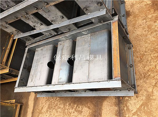 你想要了解的鐵路電纜槽模具知識(shí)
