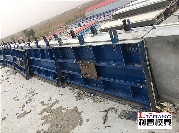 防護墻模具_簡介