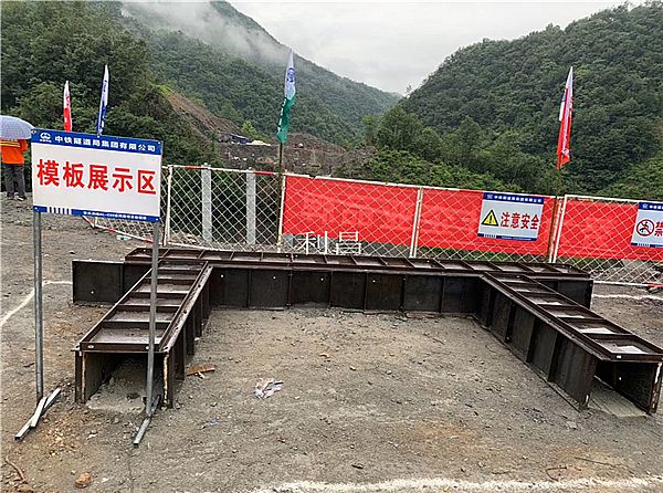 格構(gòu)梁護(hù)坡模板的用途簡單介紹
