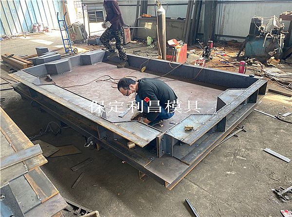 裝配式道路板模具_(dá)簡介