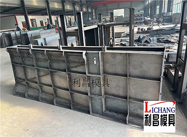 過渡翼墻模板？護(hù)欄工程必備！